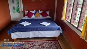Lakeview Homestay Cottage AC room - Image 3