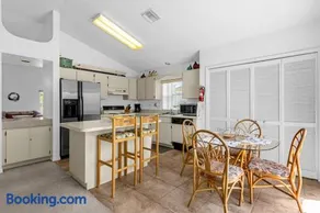 25% Off 3BR Family Friendly Pool Home - Image 4