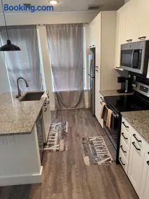 Cozy Contemporary Condo - Image 5
