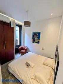 Stylish Town House with 3 bedrooms and private parking - Image 1