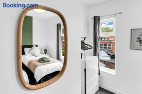Long stay Contractor Airbus 3 bed 2 bath Sleeps 6 - Image 4