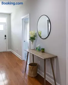 4 Minutes to UNC - 7 Minutes to Carrboro - En-Suite Bathrooms - Image 1
