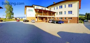 Agrohotel Tri Brezy - Image 1