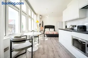 City studios london - Image 1