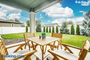 New! Modern & Spotless Home in Central Boise - Image 2