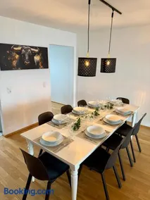 Big City Apartment Flugfeld, Balkon, bis 8 Personen, 3 Schlafzimmer mit Smart TVs, 1 Parkplatz, 2 Min zum Bahnhof - Image 4