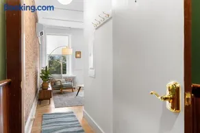 Kimball Apartment, Modern Studio on Main Street Ro - Image 1