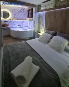 Apartamentos Los Robles - Image 3