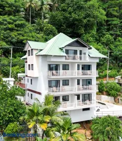 Jolie View Self Catering Apartments - Image 2