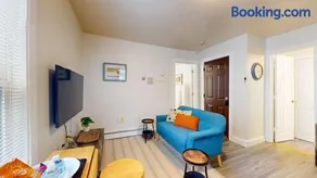 Sunny Riverside Apt Near MIT, Harvard & Red Line - Image 1