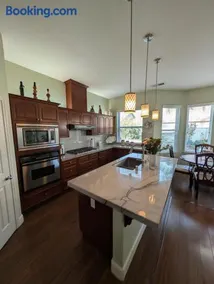 Spacious 5-bedroom 3-bath house in NW Fresno - Image 3