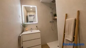 AT - Tirelo Apartments Portugalete - Image 5