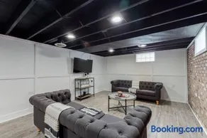 Steps to the HOF-Football Fans Dream Stay - Image 4