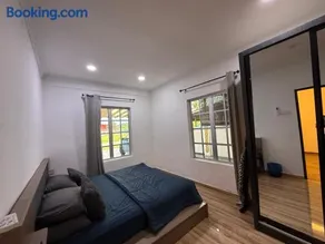 Ujang Guest House - Image 1