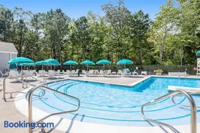 Sea Colony Ocean 3rd floor condo with elevator gym & pool - Image 1