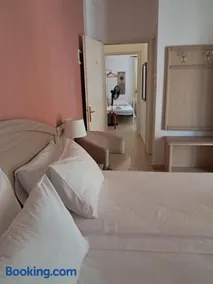 Ξενώνας Αμαλία - Guesthouse Amalia - Image 3