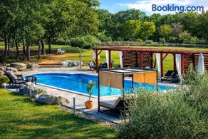 Casa con barbacoa, jardín y piscina privada | Vistas a la naturaleza - Image 5