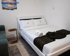 PhstudioKe- modern studio with rooftop views, fast Wi-Fi &free parking near CBD - Image 1
