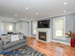 Elegant Home in Mississauga - Image 3