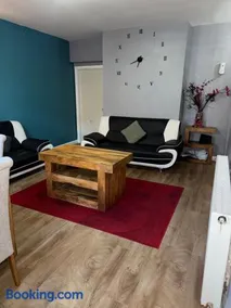 Sky's City Centre Apartments next to St James Park - Image 3