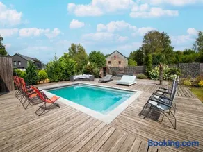 Luxury Villa with Pool - Image 2