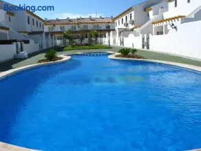 Beach Holiday home with wifi and air con - Image 1