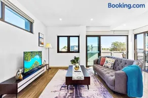 Centre of Newtown 1 BED APT - Image 3