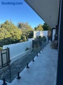 Constantia View Apartments- Luxury Self Catering - Image 2
