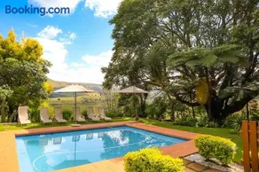 The Safari Villa with Swimming Pool & Views - Image 1