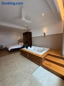 The Lanswood Estate - Image 3
