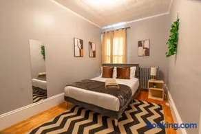 3BDR 2BA Downtown Salem with Parking - Image 5