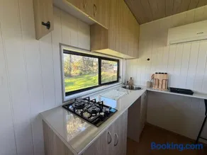 The Kookaburra - Bushland Views & Cozy Loft - Image 3