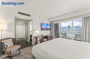 Ala Moana Hotel 1626 one bedroom w King bed - Image 5