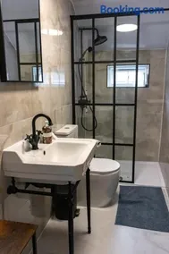 Old Castle Cottage Retreat - Image 2