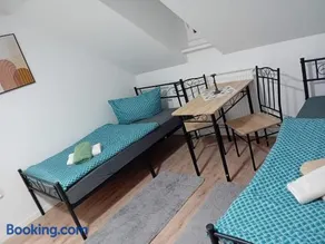 Monteur Apartments 4 - Image 1