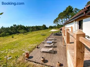 Maison de charme à Mézos avec jardin et terrasse - Image 1