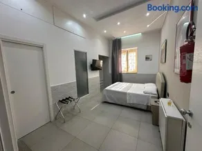 Room25mq Guest House - Image 1
