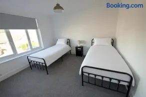 Central Peterborough Home, Garden, Parking, 2 Bed - Image 3