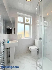 East London Rooms - Image 2