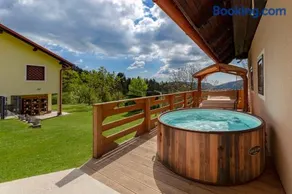 Sunflower House with Jacuzzy and Sauna - Image 2