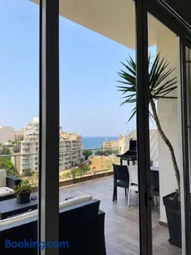 Boutique Sea View Apartment Balluta Bay - Image 1