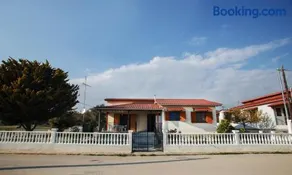 Halkidiki SeaFront Beach House - Image 3