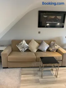 Cosy Beautiful One bedroom Flat - Image 2