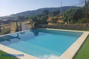 Peaceful villa in Monesterio with private pool - Image 1