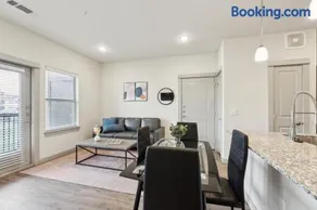 Chisholm Trace 933 I Spacious 1Bed 1 Bath - Image 2