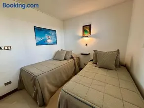Maravilloso e impecable en primera línea - Image 3