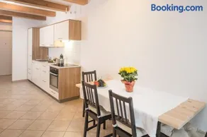 Vintler Apartments - Image 1