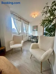 gîte 65 m2 200 m gare t-g-v et fac 400 m centre-ville grand parking 250 places gratuit face au logement - Image 4