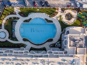 Golden leaf, swimming pool view - Image 1