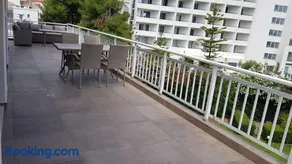 Luxury penthouse with sea view - Image 2